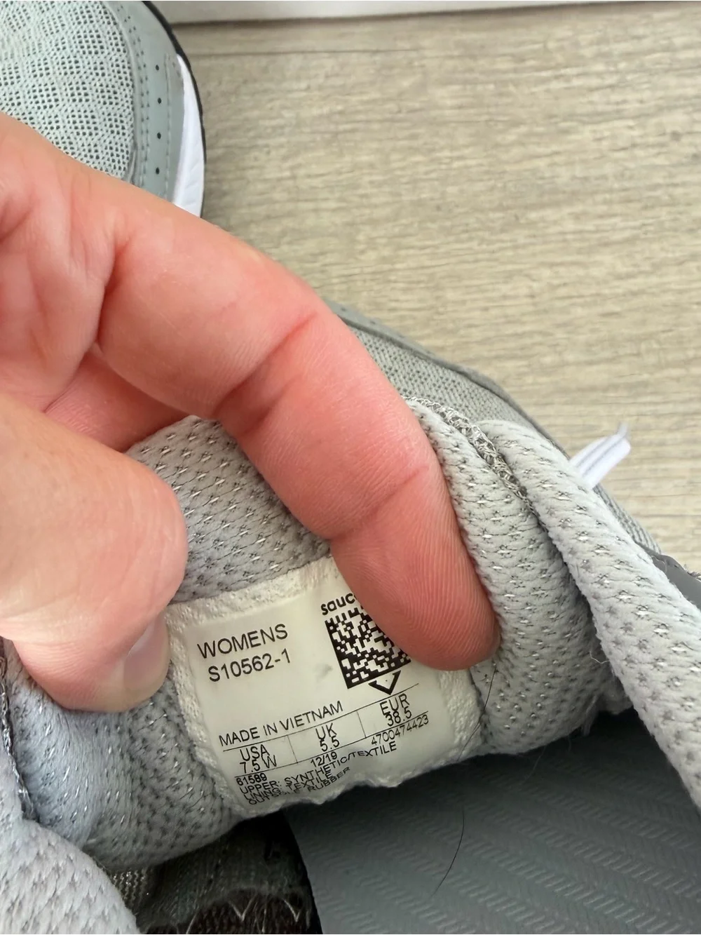 Saucony Cohesion 13 Running Shoes Sneakers Womens 7.5 Wide Gray White Athletic